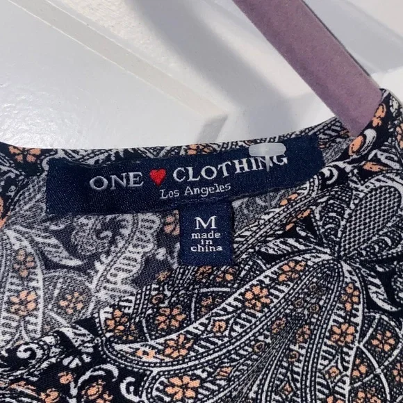 Chic Paisley Long Sleeve Romper - Picture 4 of 8